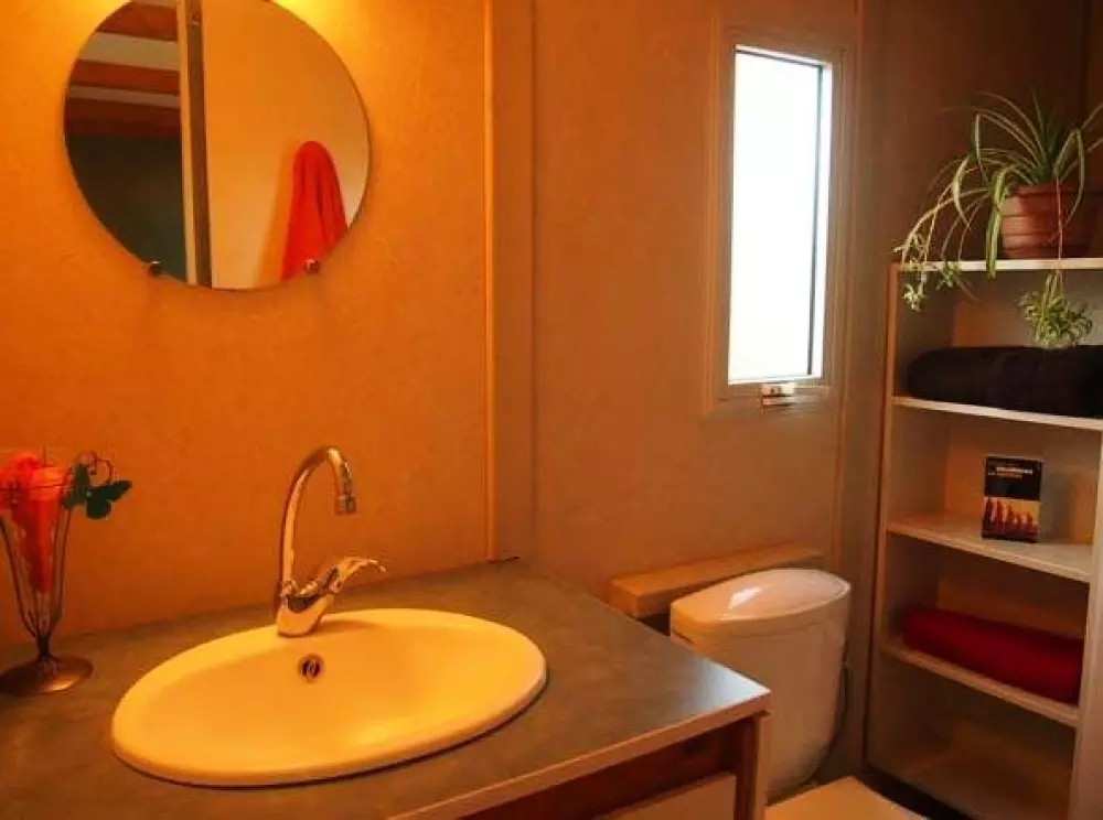 Camping Ushuaia Villages le Lavandin 3 Stars★★★