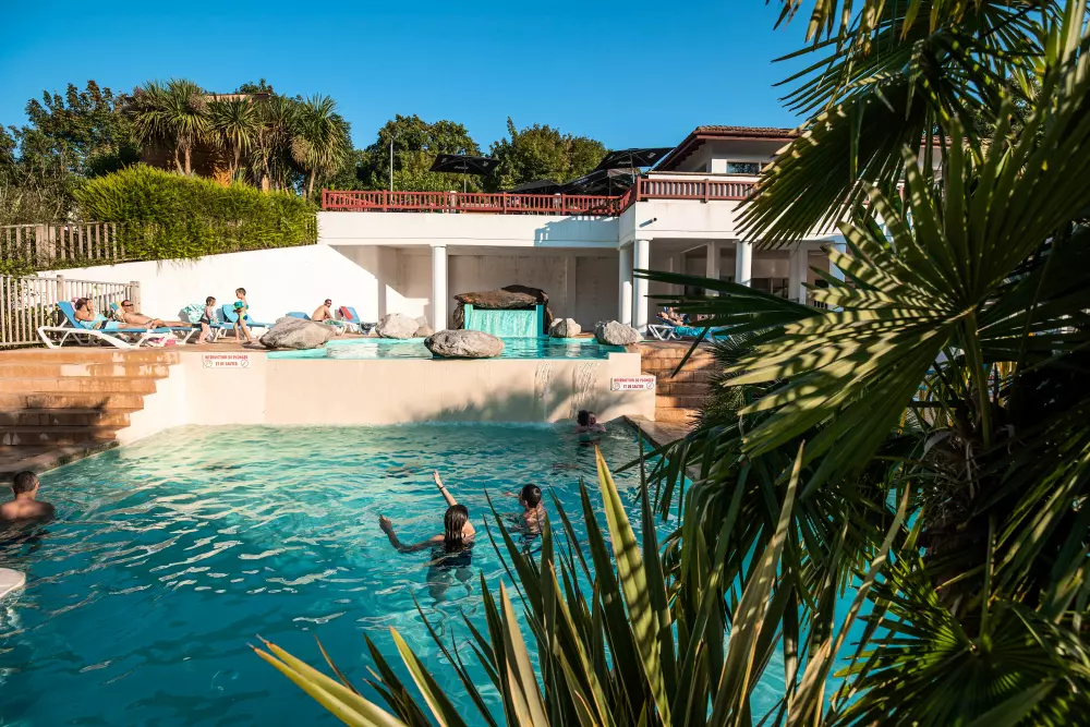 Kempingi Biper Gorri - Nie.