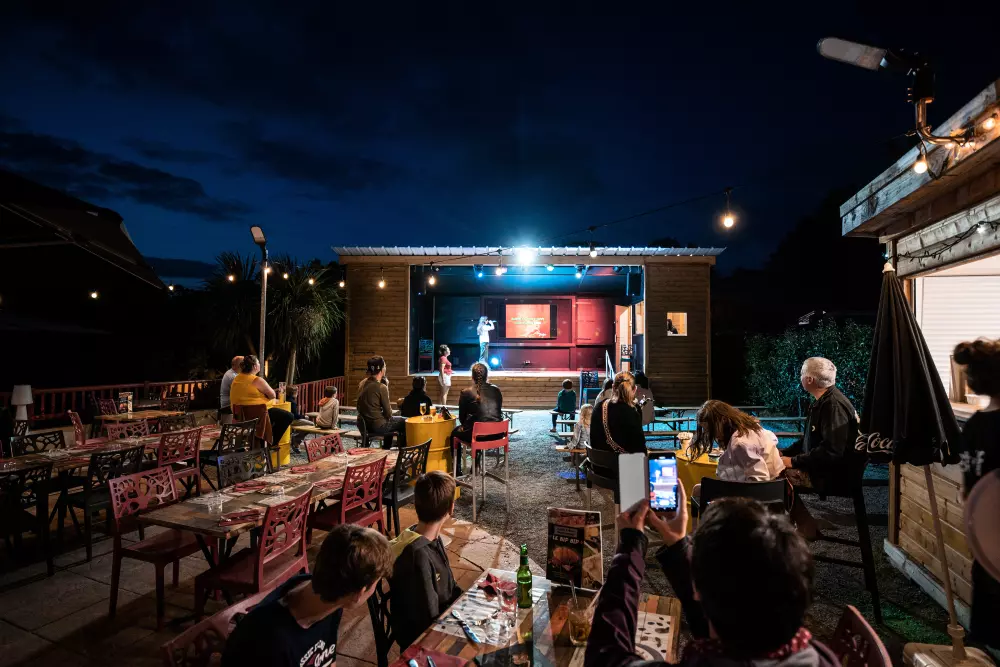 Kempingi Biper Gorri - Nie.