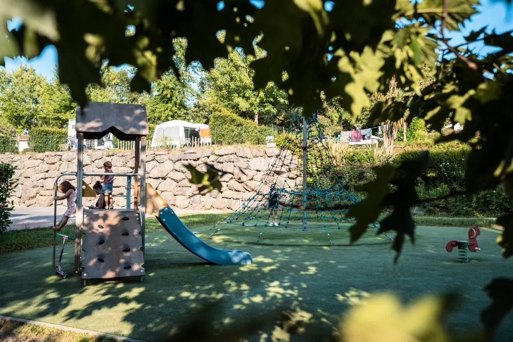 Kempingi Biper Gorri - Nie.