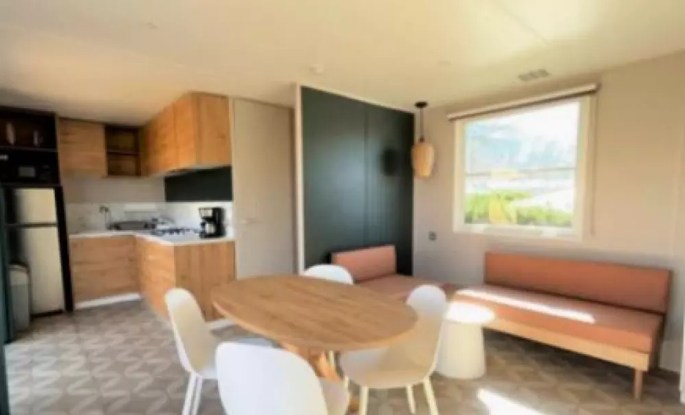 Kempingi Biper Gorri - Nie.