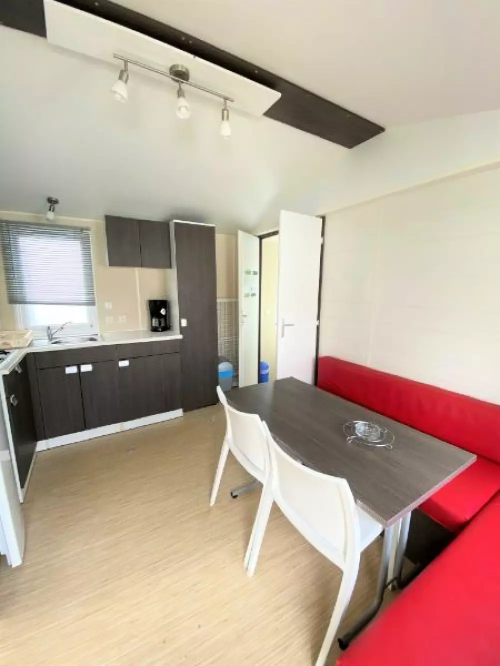 Kempingi Biper Gorri - Nie.