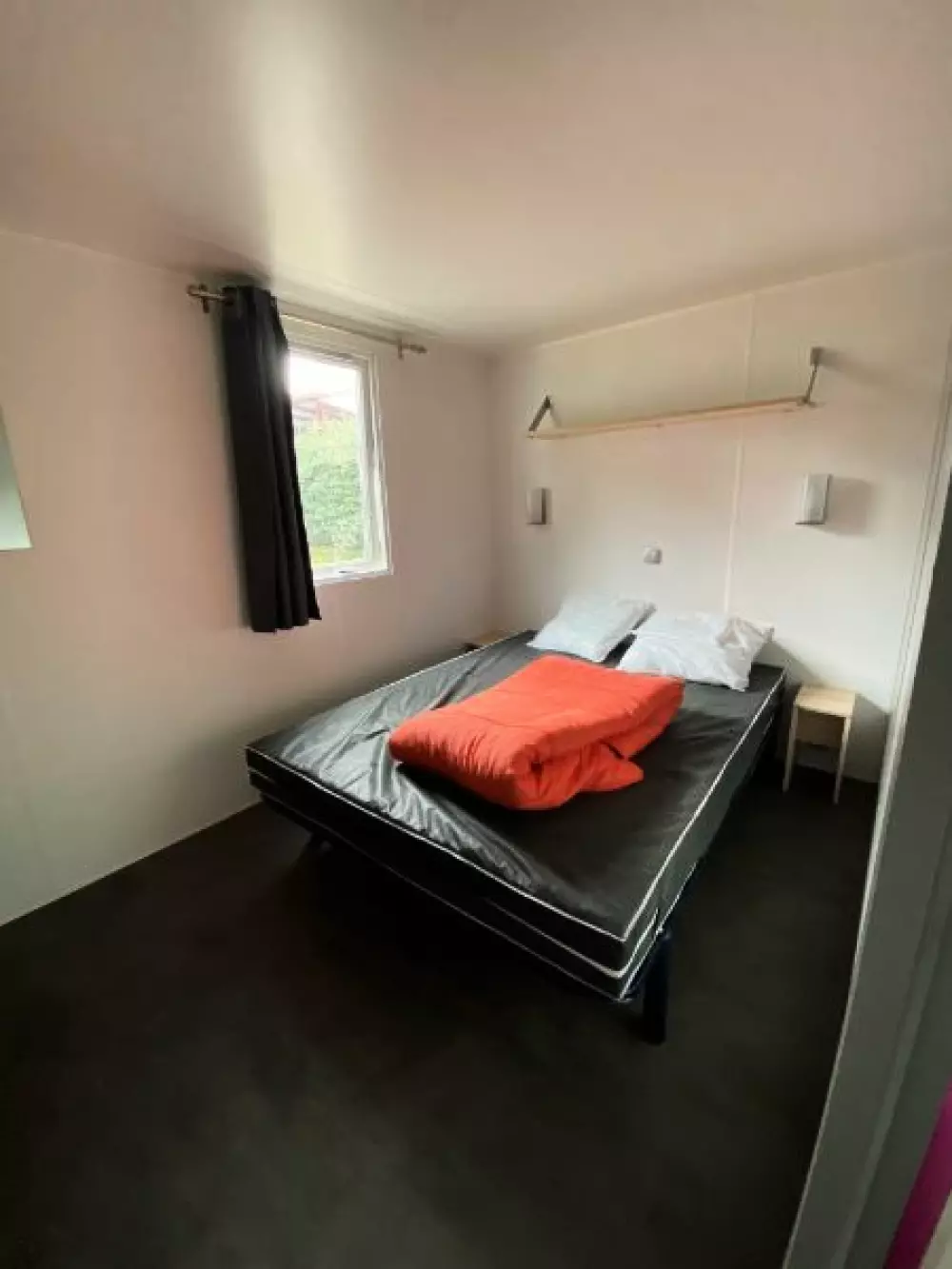 Kempingi Biper Gorri - Nie.