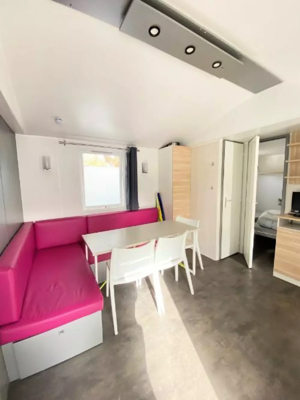 Kempingi Biper Gorri - Nie.