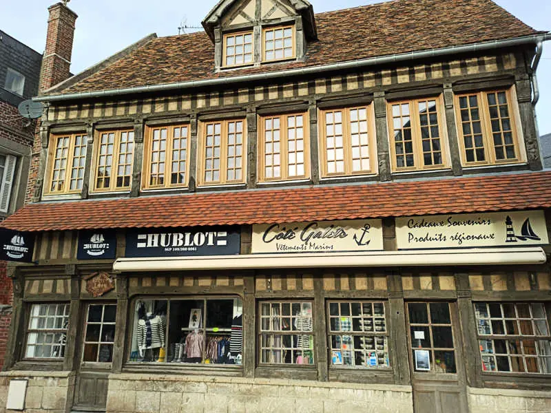 Gîte de France Gîtes de france® - oldalas kavics 3 fül