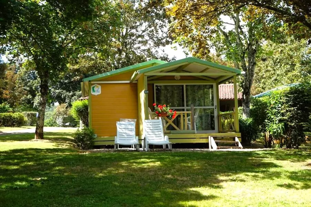 Camping Les Gorges du Chambon 4 étoiles★★★★