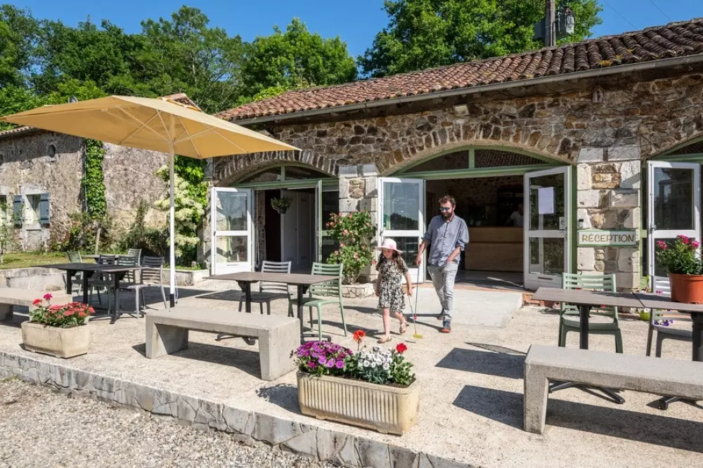 Camping Les Gorges du Chambon 4 étoiles★★★★