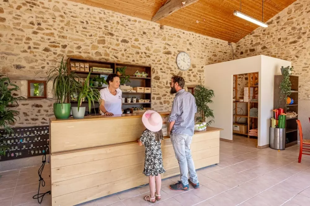 Camping Les Gorges du Chambon 4 étoiles★★★★