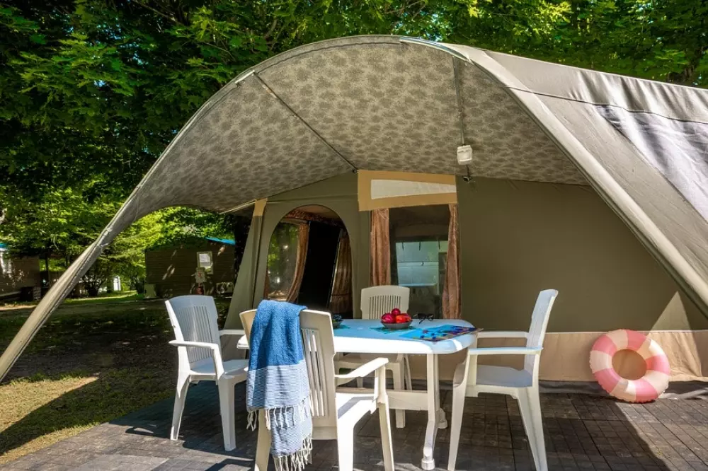 Camping Les Gorges du Chambon 4 étoiles★★★★