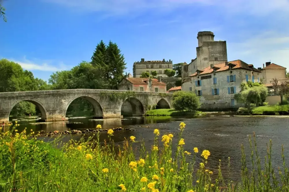 Camping Les Gorges du Chambon 4 étoiles★★★★