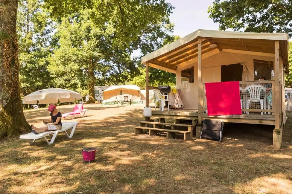 Camping Les Gorges du Chambon 4 étoiles★★★★