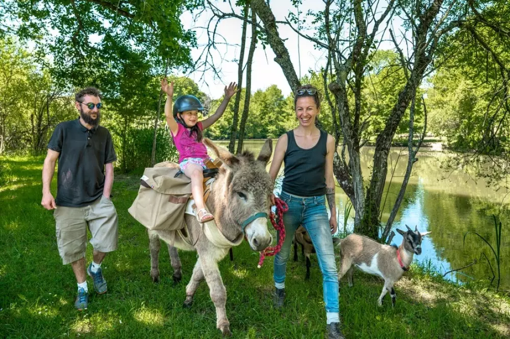 Camping Les Gorges du Chambon 4 étoiles★★★★