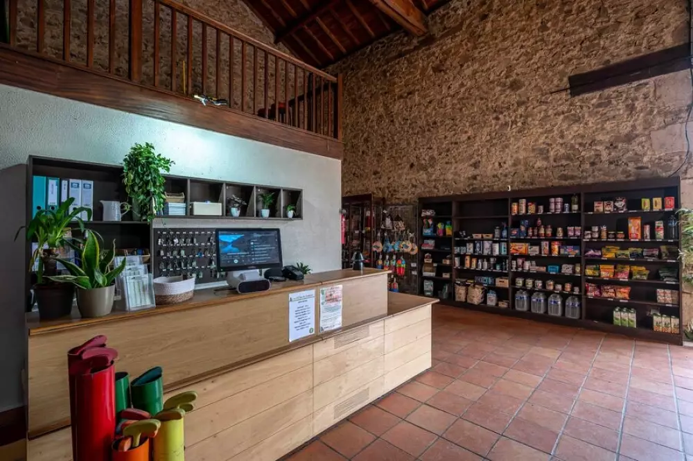 Camping Les Gorges du Chambon 4 étoiles★★★★