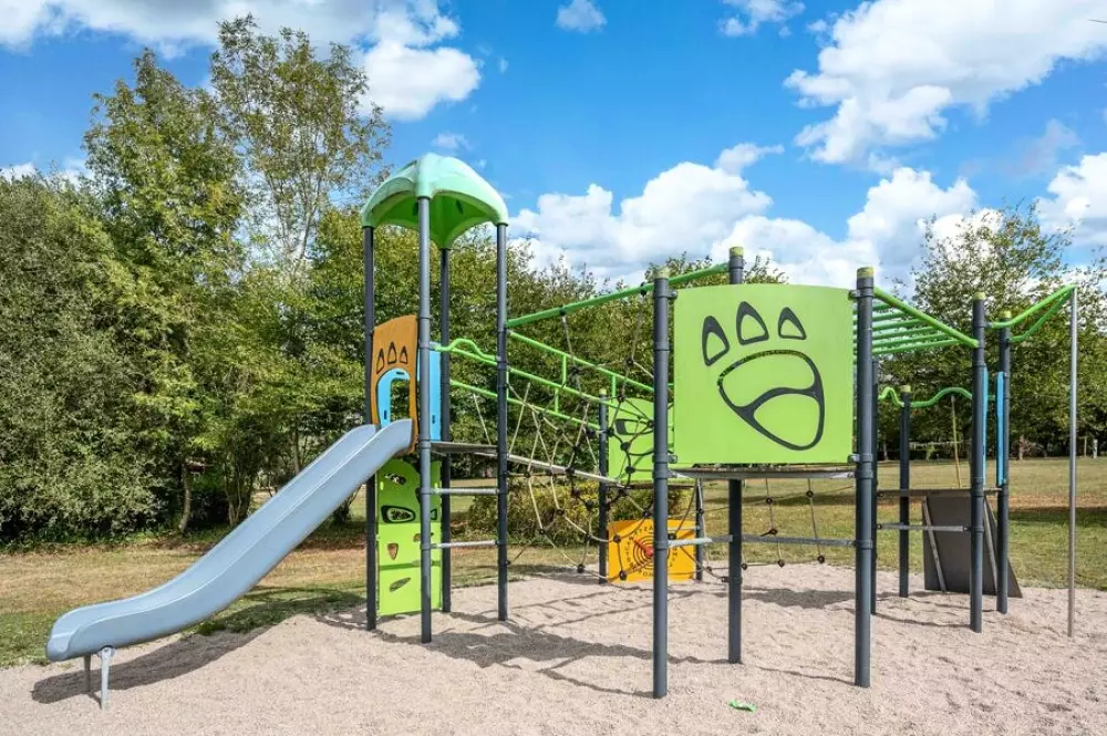 Camping Les Gorges du Chambon 4 étoiles★★★★