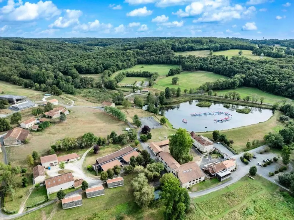 Camping Les Gorges du Chambon 4 étoiles★★★★