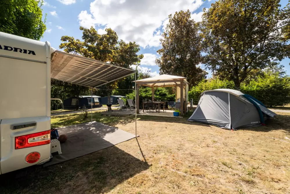 Camping Les Gorges du Chambon 4 étoiles★★★★