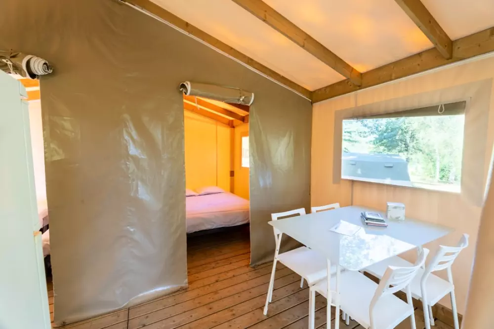 Camping Les Gorges du Chambon 4 étoiles★★★★