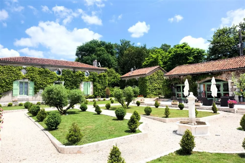 Camping Les Gorges du Chambon 4 étoiles★★★★