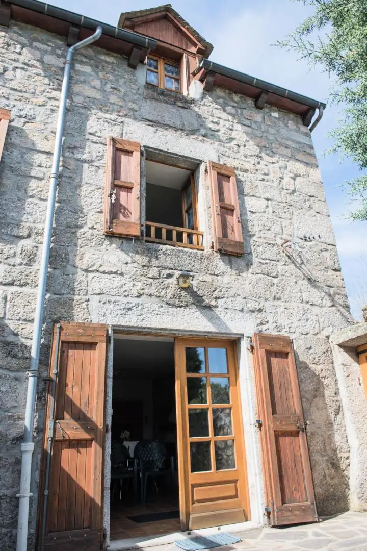 Gîte de France Gîtes de France 4 Personen in Fau de Peyre 2 Ähren
