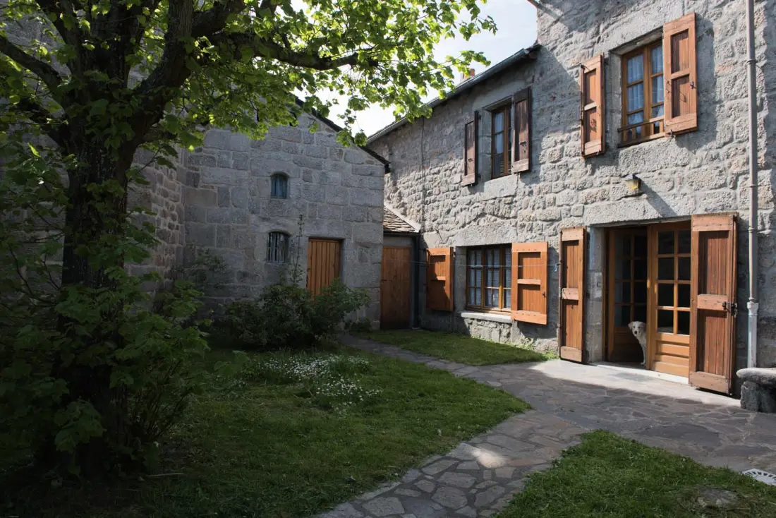 Gîte de France Gîtes de France 6/7 Personen in Fau de Peyre 2 Ähren