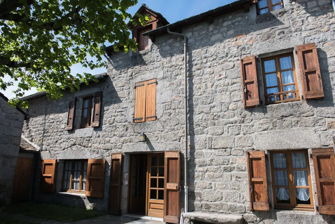 Gîte de France Gîtes de France 6/7 Personen in Fau de Peyre 2 Ähren