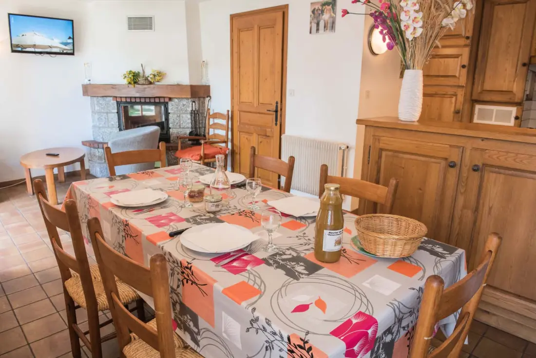 Gîte de France Gîtes de France 6/7 Personen in Fau de Peyre 2 Ähren