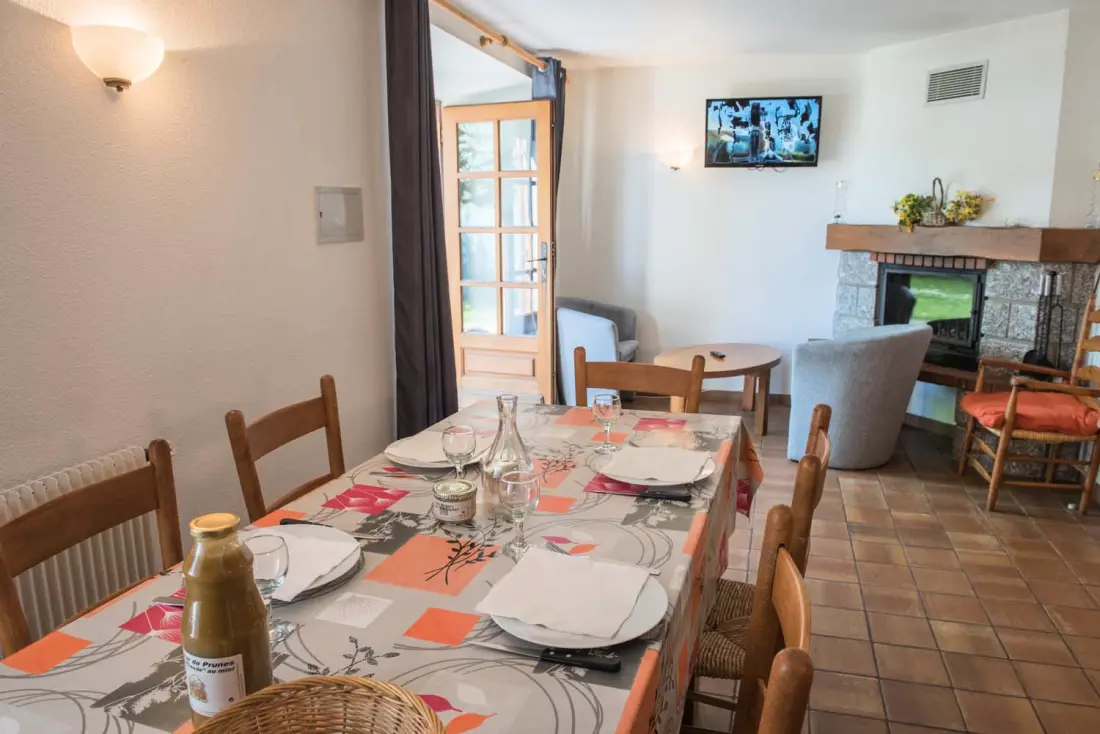 Gîte de France Gîtes de France 6/7 Personen in Fau de Peyre 2 Ähren