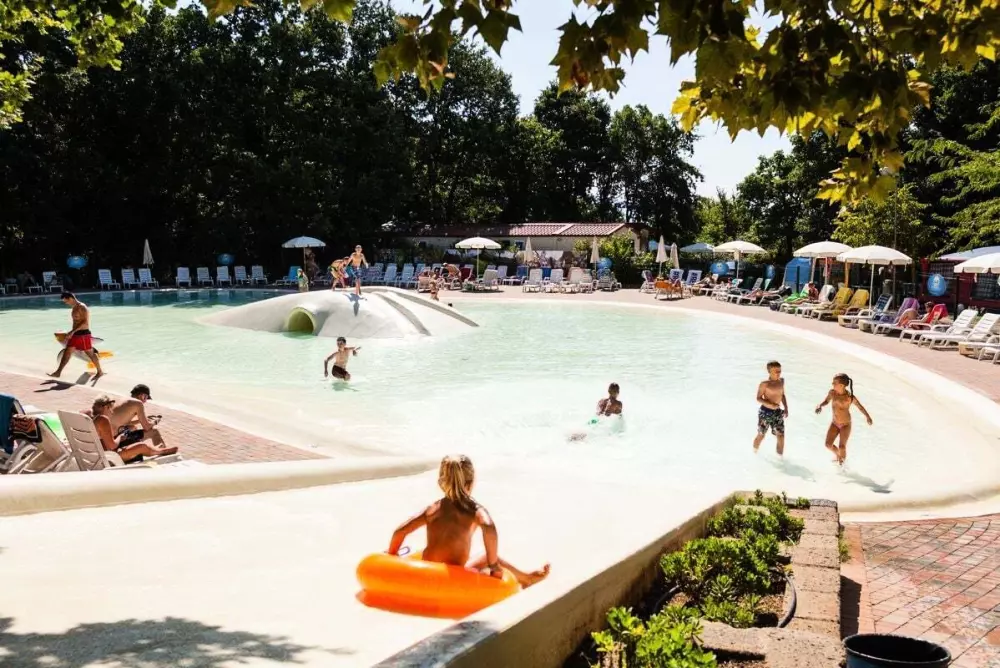 Camping Hu I Pini Village