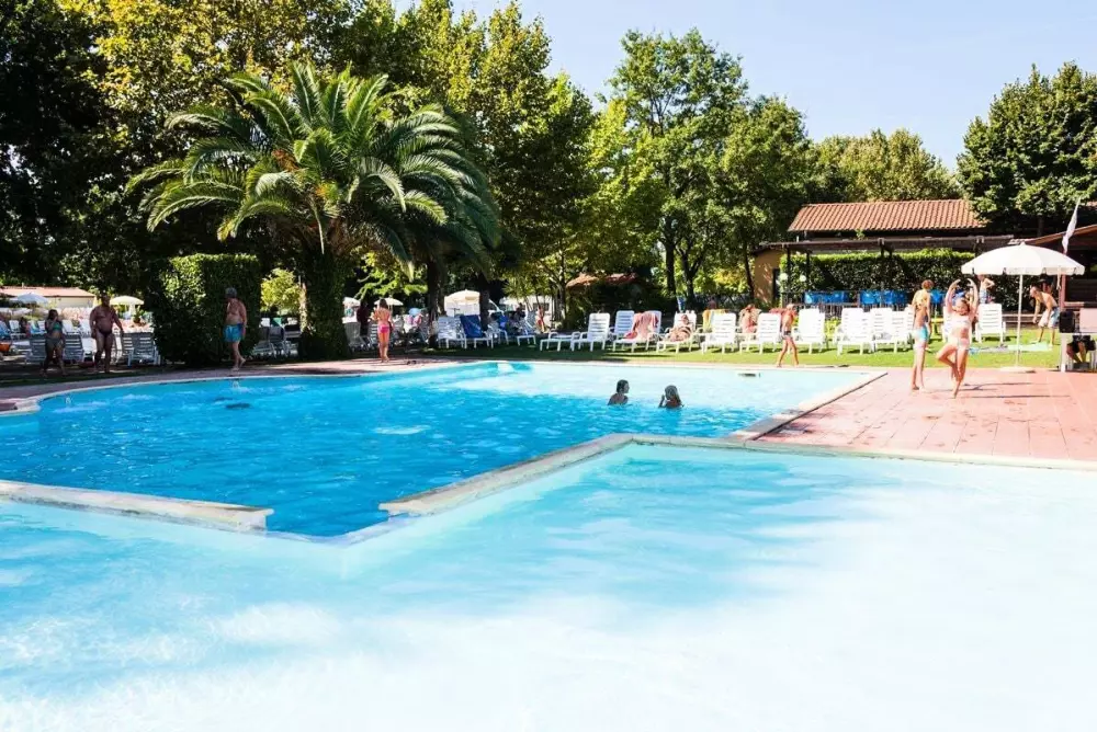 Camping Hu I Pini Village