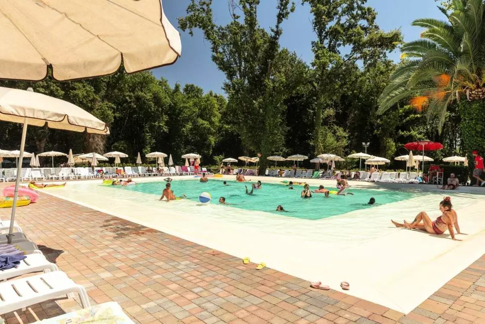 Camping Hu I Pini Village