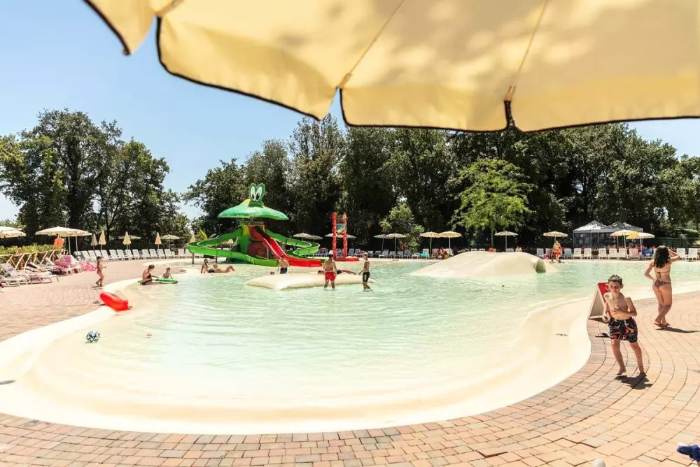 Camping Hu I Pini Village