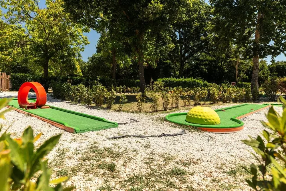 Camping Hu I Pini Village