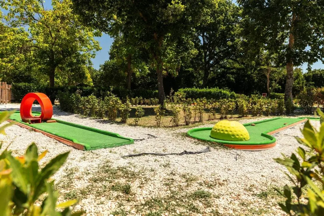 Camping Hu I Pini Village