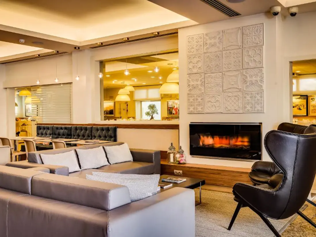 Hotel Pierre & Vacances Pirineos Figueres 4 Estrellas★★★★