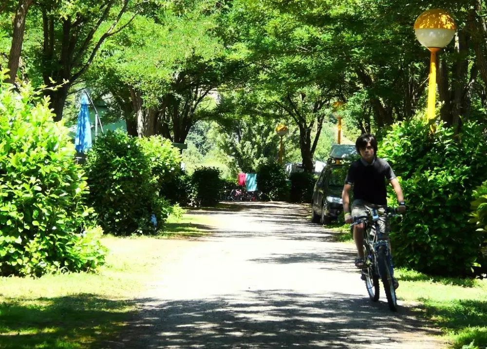 Ushuaïa Villages - Camping Le Port de Lacombe 3 Sterren★★★