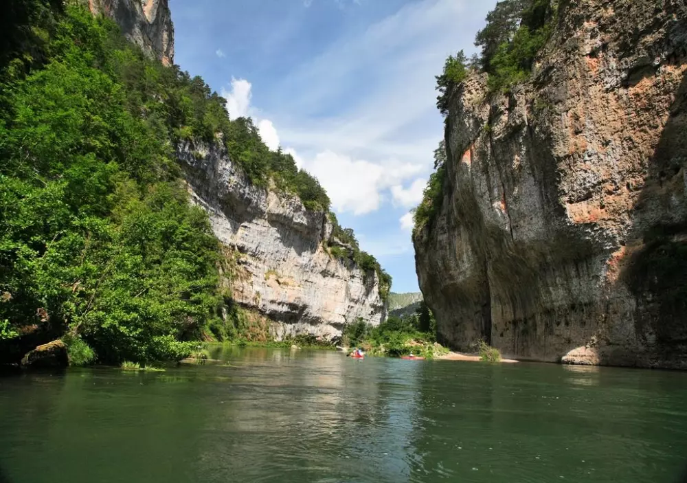 Ushuaïa Villages - Camping Le Port de Lacombe 3 Sterren★★★