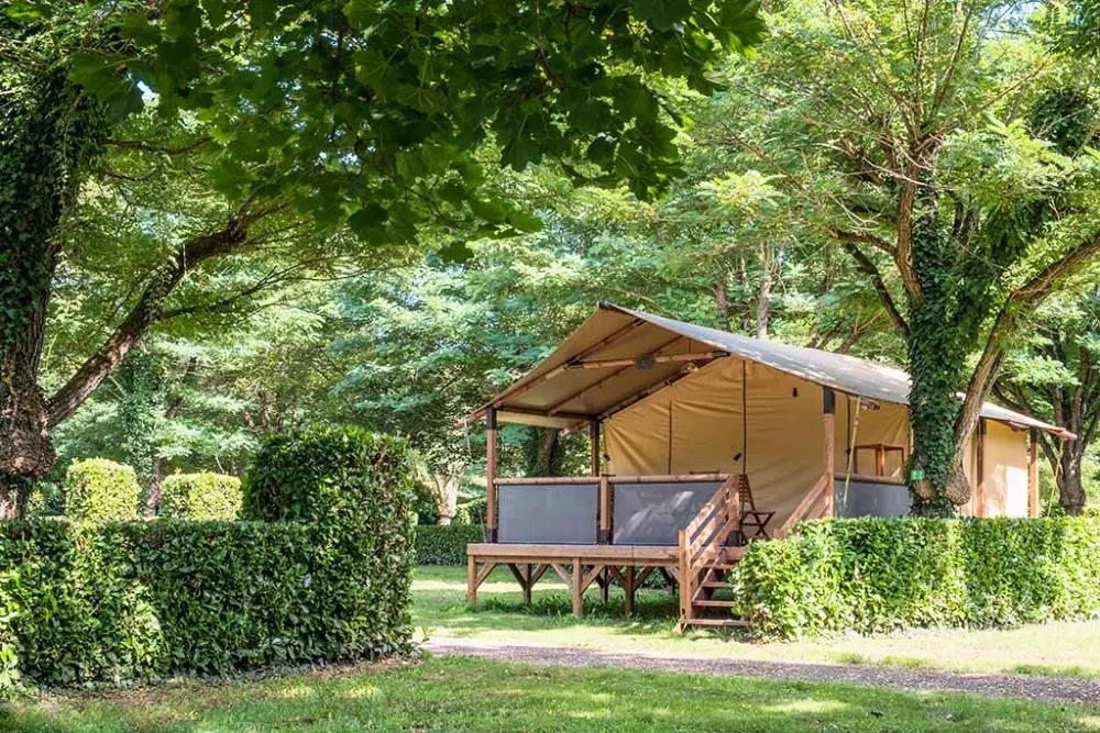 Ushuaïa Villages - Camping Le Port de Lacombe 3 Sterren★★★