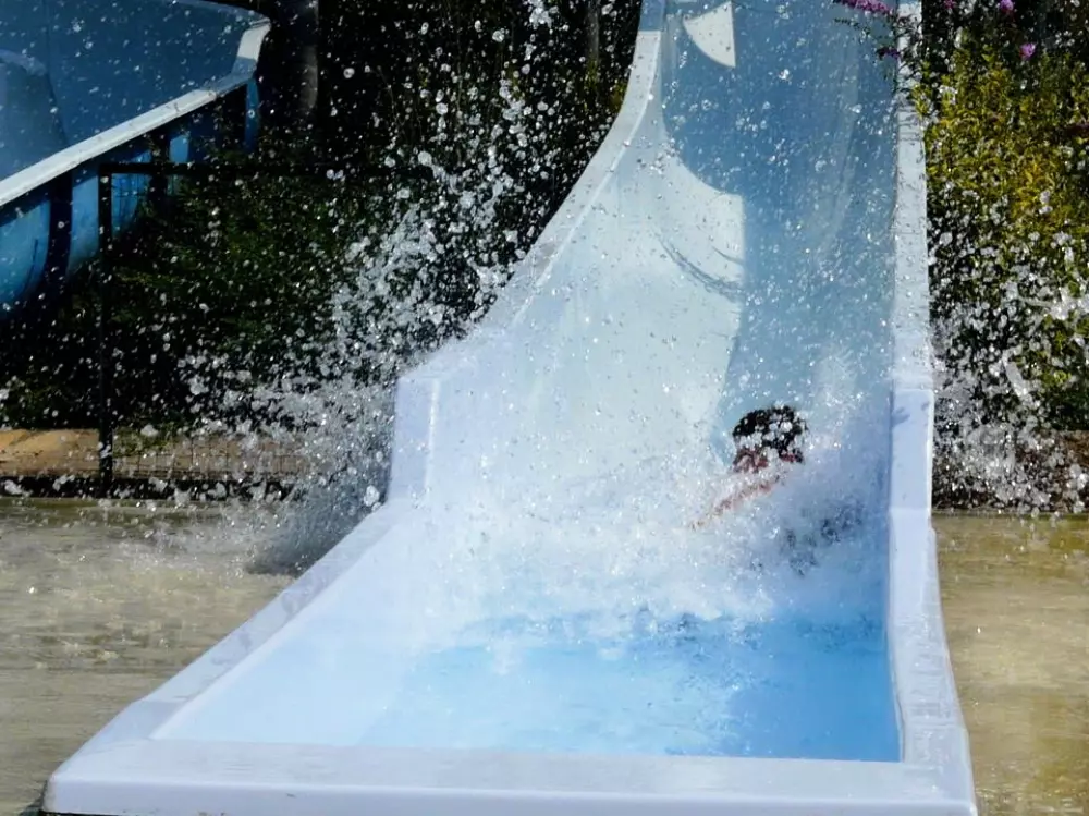 Ushuaïa Villages - Camping Le Port de Lacombe 3 Sterren★★★