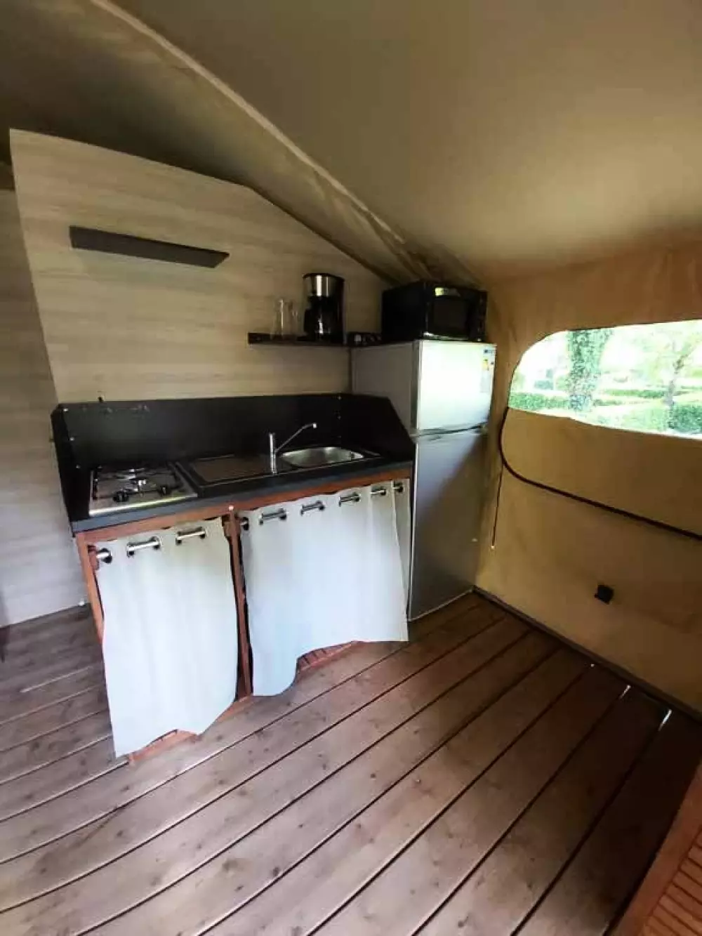 Ushuaïa Villages - Camping Le Port de Lacombe 3 Sterren★★★