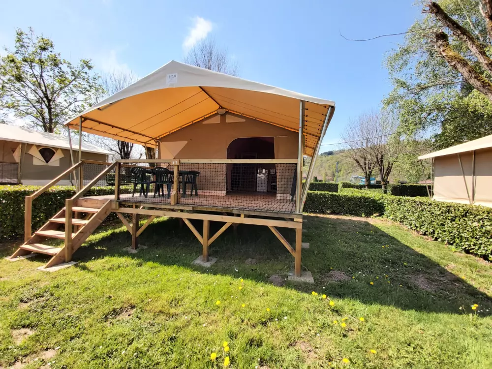 Ushuaïa Villages - Camping Le Port de Lacombe 3 Sterren★★★