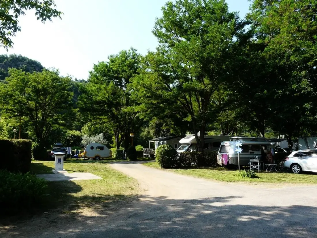 Ushuaïa Villages - Camping Le Port de Lacombe 3 Sterne★★★