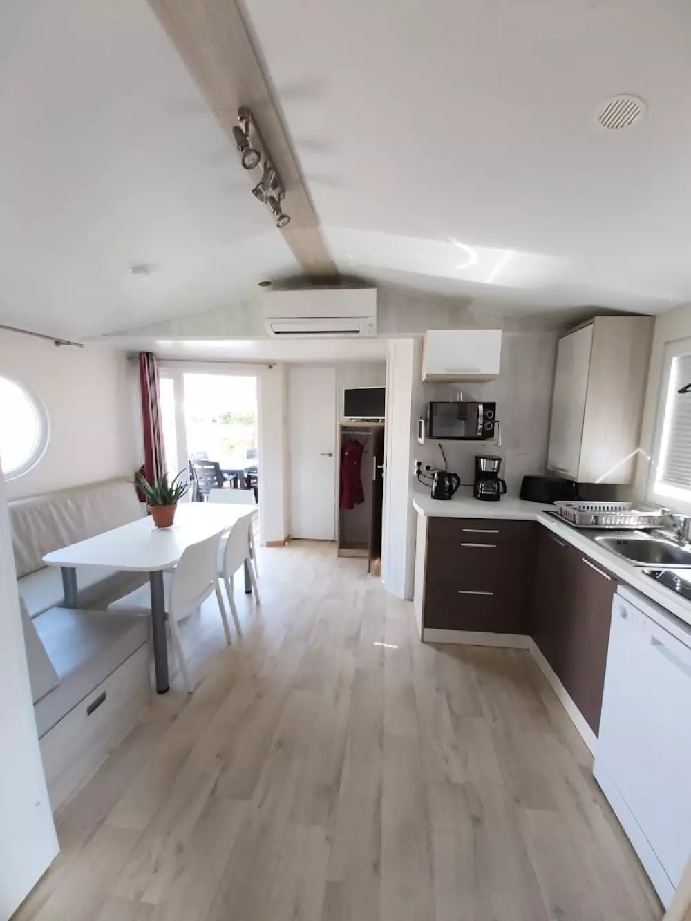 Ushuaïa Villages - Camping Le Port de Lacombe 3 Sterren★★★