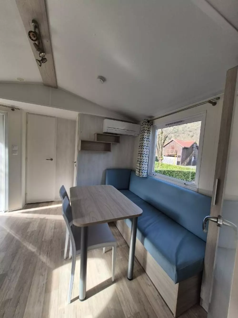 Ushuaïa Villages - Camping Le Port de Lacombe 3 Sterren★★★