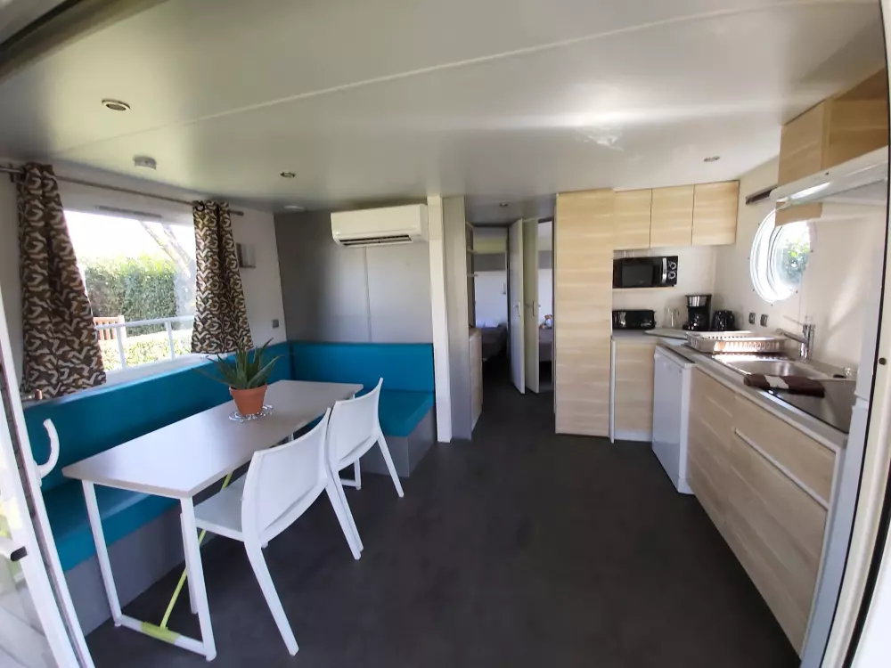 Ushuaïa Villages - Camping Le Port de Lacombe 3 Sterren★★★