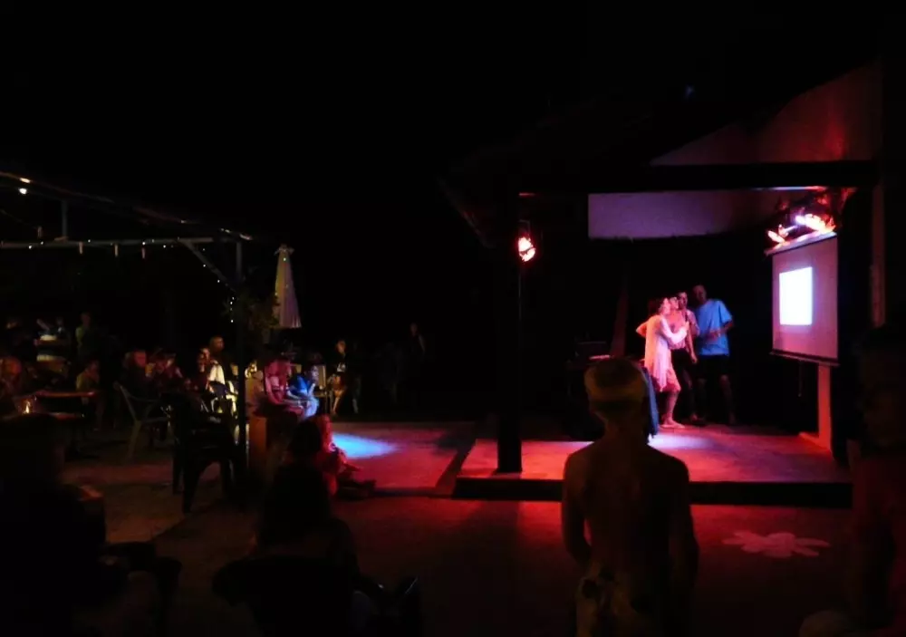 Ushuaïa Villages - Camping Le Port de Lacombe 3 Sterren★★★