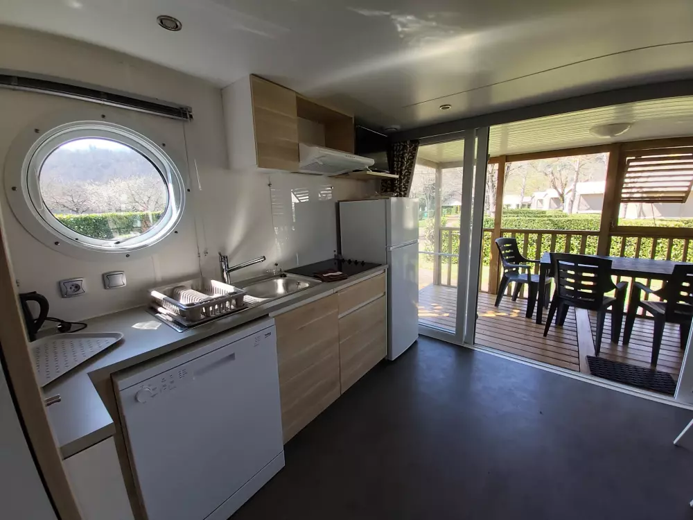 Ushuaïa Villages - Camping Le Port de Lacombe 3 Sterren★★★