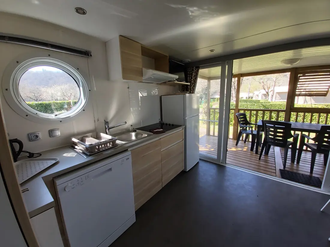 Ushuaïa Villages - Camping Le Port de Lacombe 3 Sterne★★★