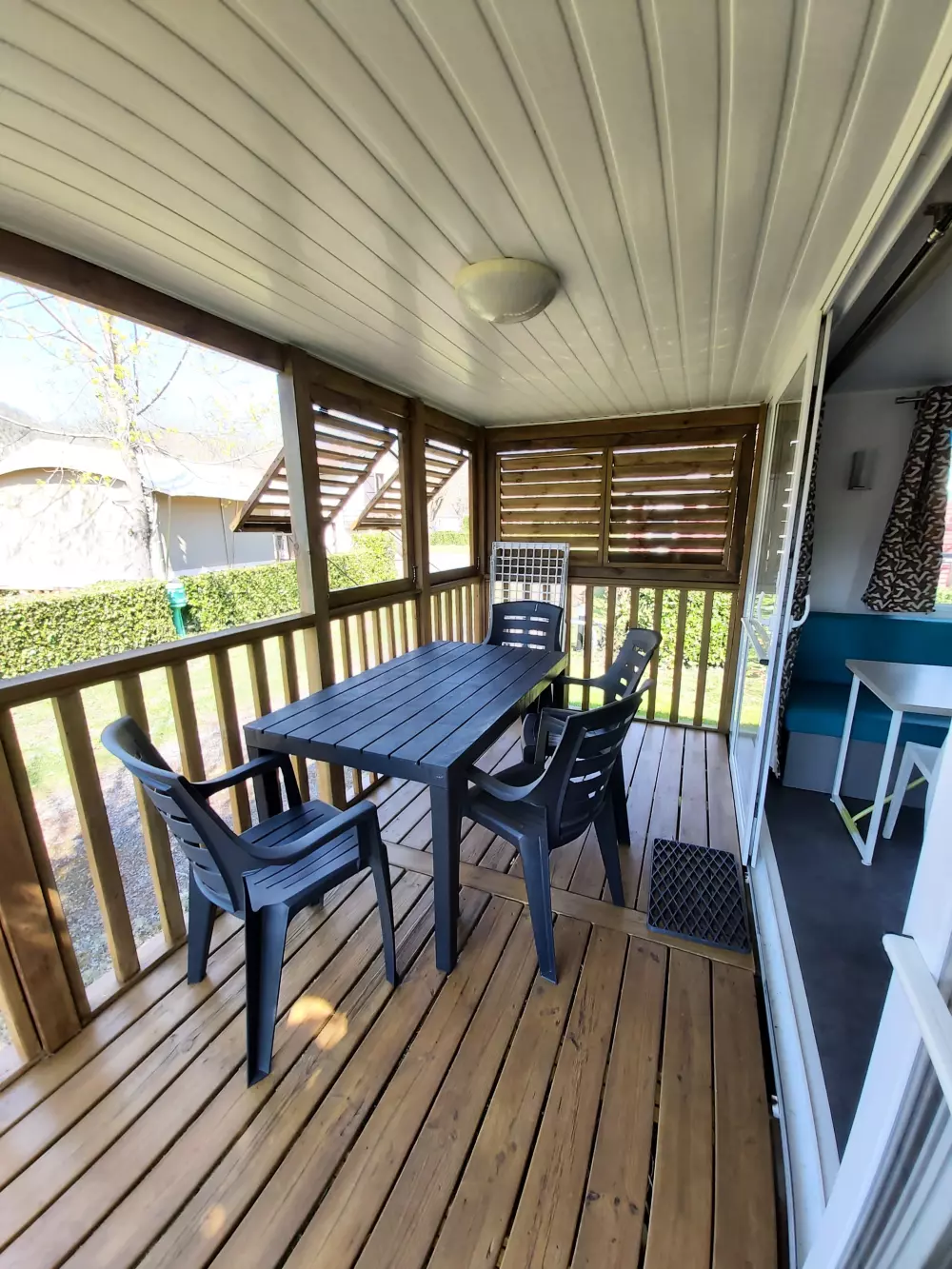 Ushuaïa Villages - Camping Le Port de Lacombe 3 Sterren★★★