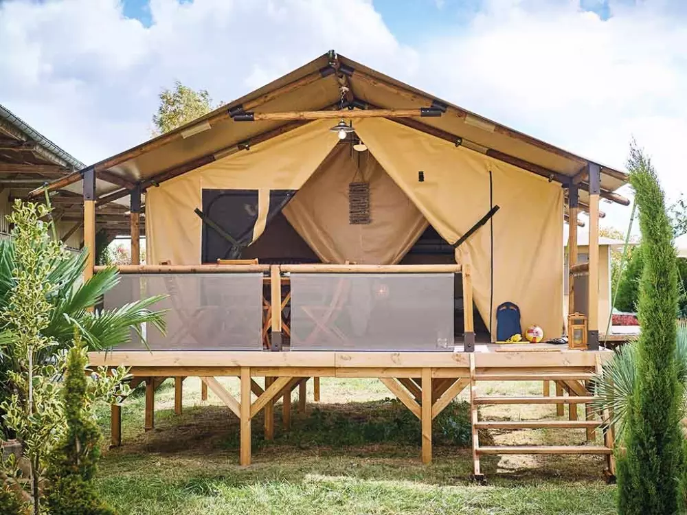 Ushuaïa Villages - Camping Le Port de Lacombe 3 Sterren★★★