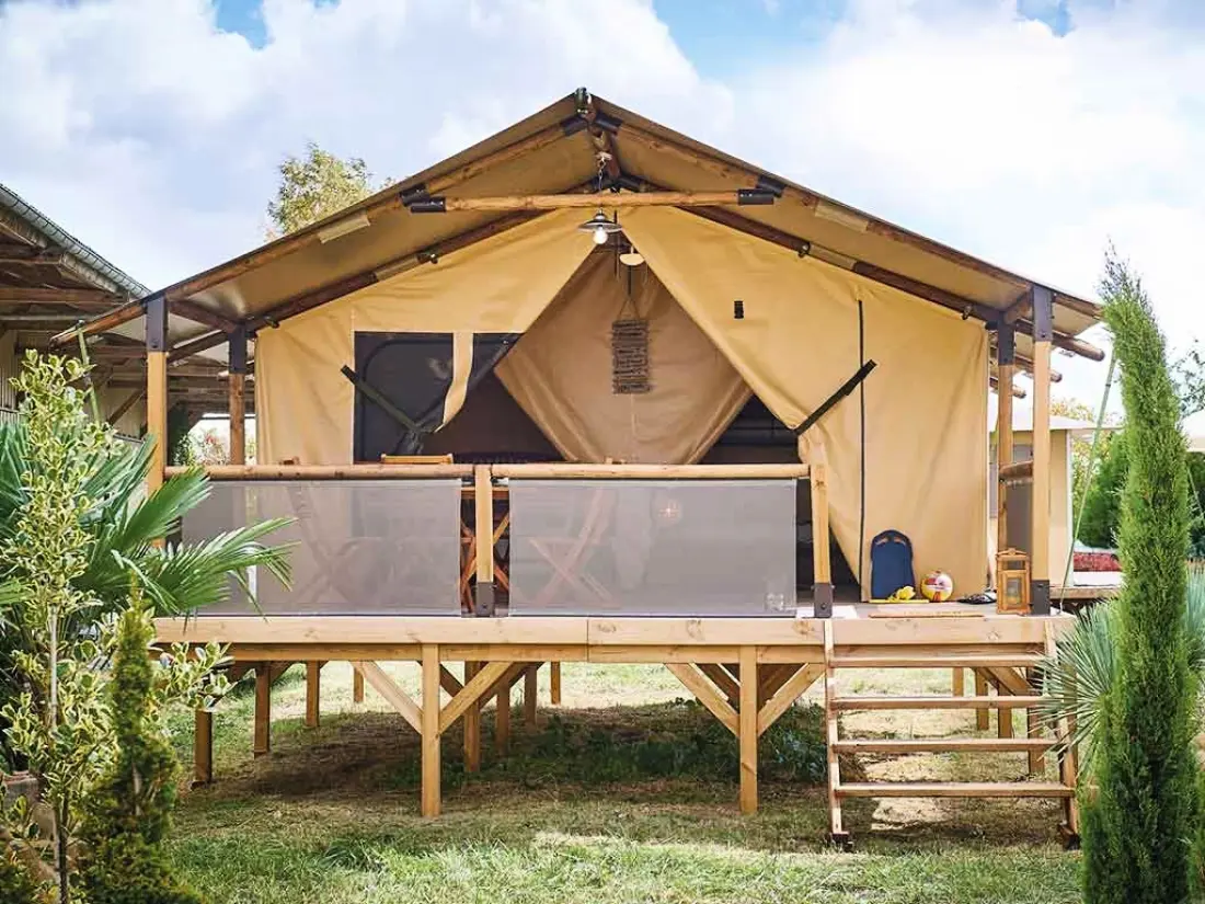 Ushuaïa Villages - Camping Le Port de Lacombe 3 Sterne★★★